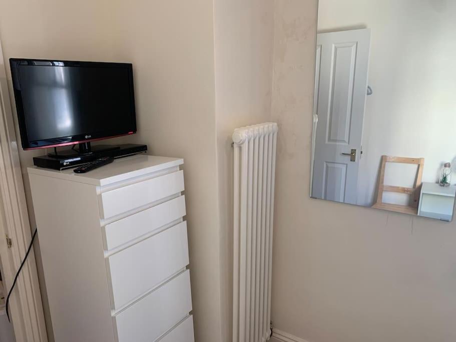 Cozy 2 Bedroom Flat In And Appartement