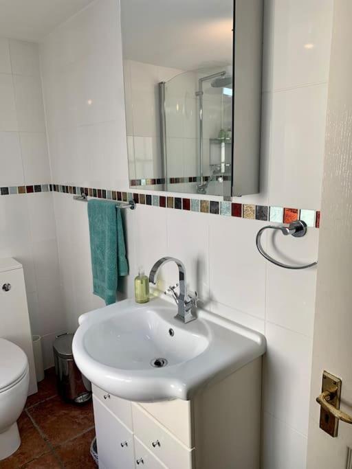 Appartement Cozy 2 Bedroom Flat In And *