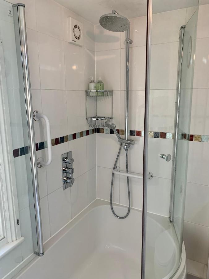 Cozy 2 Bedroom Flat In And Appartement *
